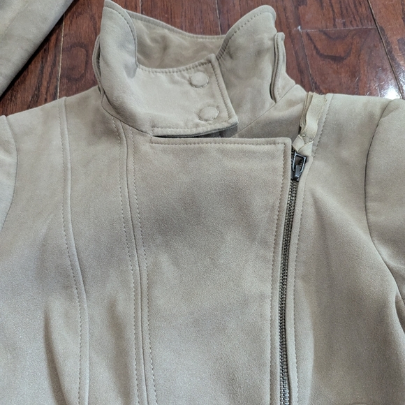 Mackage for Aritzia Lambskin  high collar moto jacket - xxs - colour sand - Picture 4 of 12
